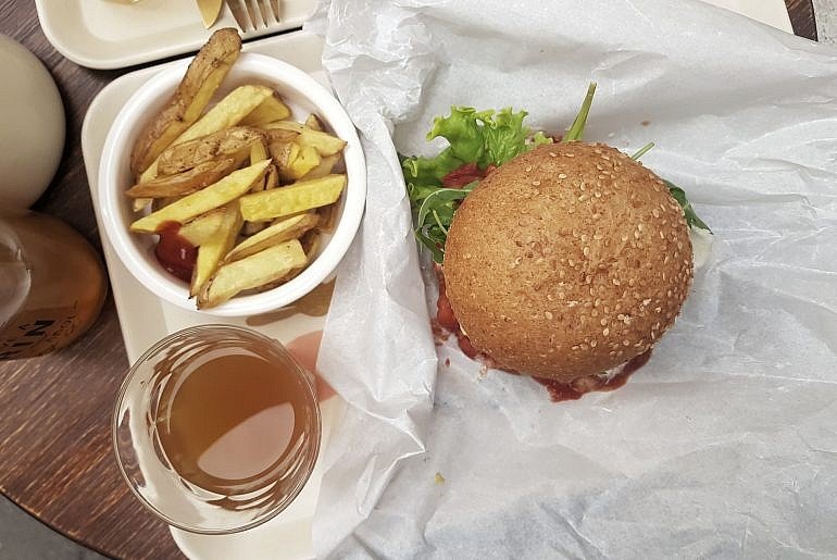 burger-vegan-peacefood-cafe-montpellier