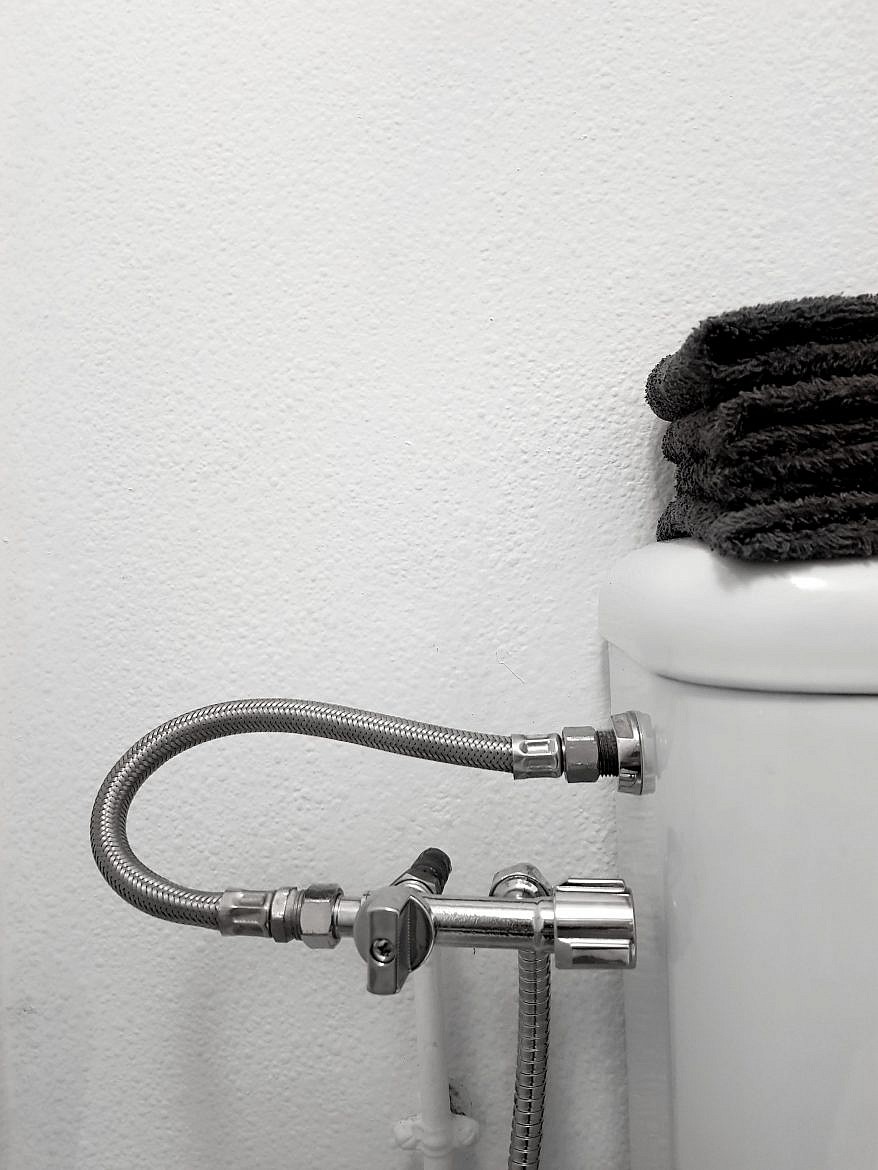 Avantages, installation d'une douchette hygiénique au wc
