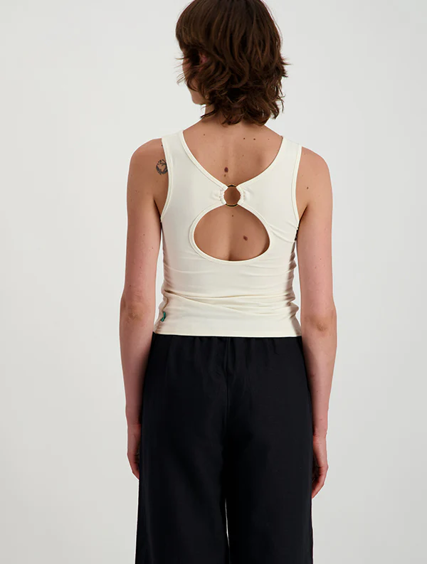 mina-storm-Natasha-Close-Up-Bra-JPG-12_850x