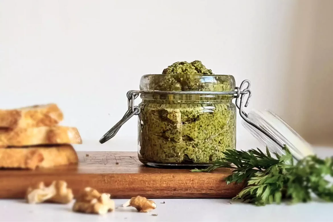 recette-pesto-vegan-fanes-de-carottes