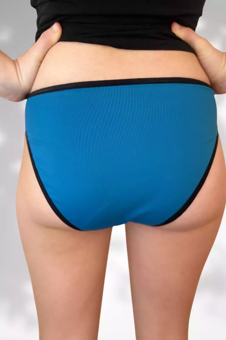 bas-de-maillot-et-alors-etretat-min