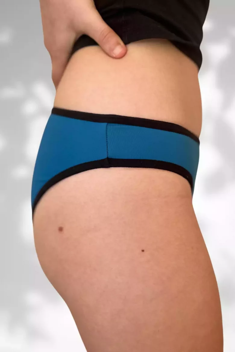bas-de-maillot-menstruel-et-alors-etretat-min