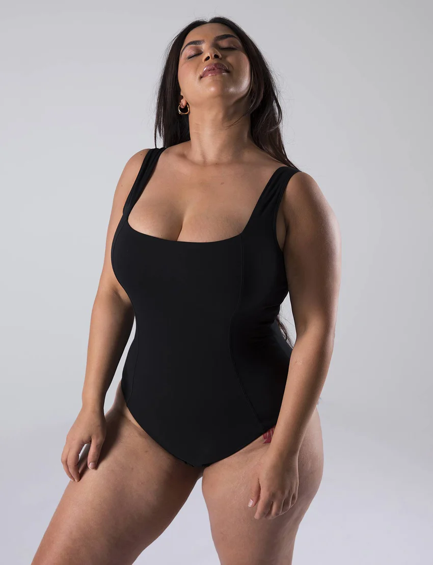 body-minastorm-emma-noir